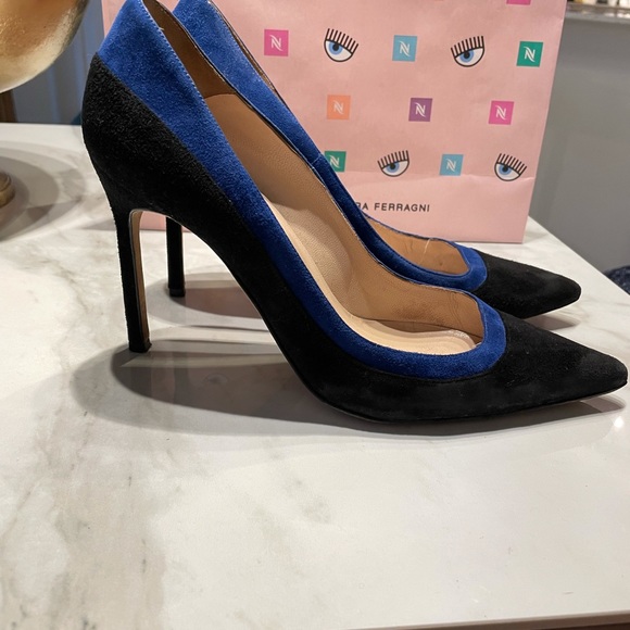 Manolo Blahnik Heels - Picture 4 of 5